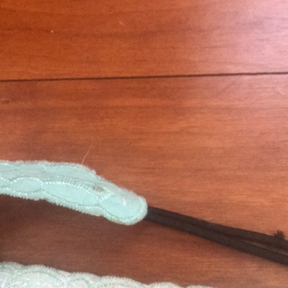 One pearl beaded head band - Picture 4 of 5